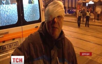 В Донецке пророссийские активисты пробивали головы и резали участников мирного митинга