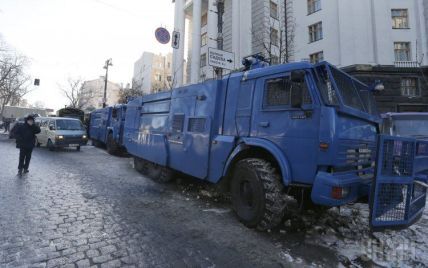 У Києві розшукують спалений автобус "Беркута" та славнозвісний водомет для музею Майдану