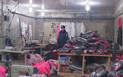 В Одесской области разоблачили подпольную швейную фабрику с десятками рабов-нелегалов