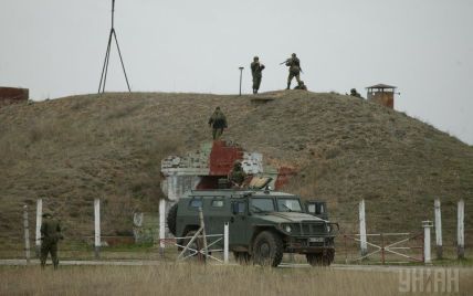 Российские военные начали разблокировать военные части в Крыму