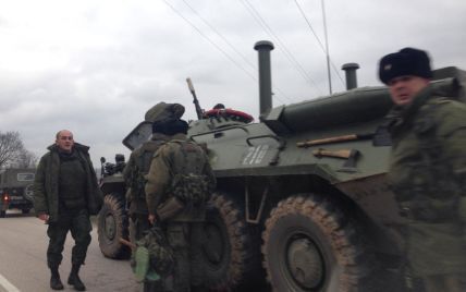 В Феодосии украинские пехотинцы задержали вооруженного российского военного