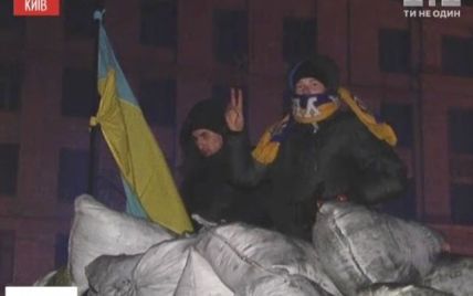 Майдановцы согласились разобрать баррикады на Грушевского