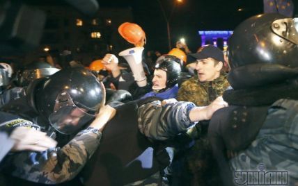 После драки под судом в Киеве в больницах находятся четыре человека - омбудсмен