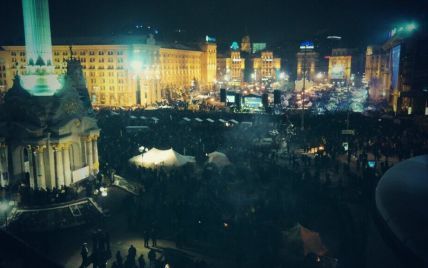 Штурм не испортил Евромайдану настроение: люди лихо строят "правильные" баррикады