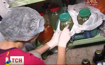 Волонтеры развозят еду и медикаменты с Майдана по больницам и детдомам