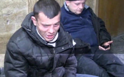 В сети появилось видео пьяных милиционеров, которых задержали на Евромайдане