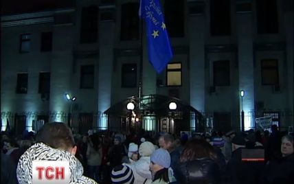 У Києві російське посольство охороняють самооборонці, аби уникнути провокацій
