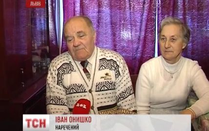 У Львові обвінчали пару пенсіонерів, котрі познайомилися у центрі для самотніх людей