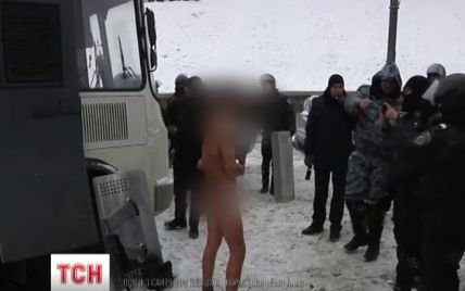Активист, которого голым снимали на видео "беркутовцы", вернулся на Майдан
