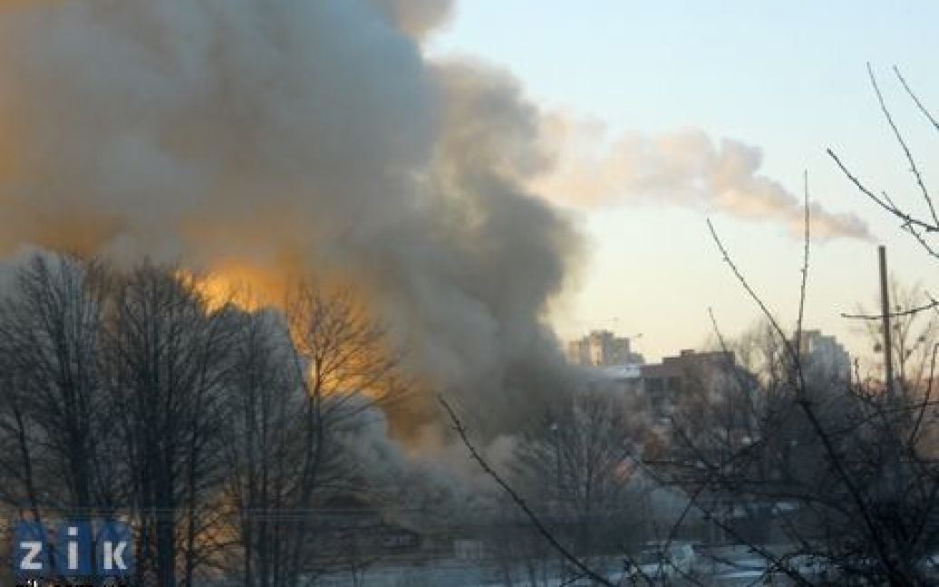 Пожежа на меблевих складах у Львові / © zik.ua