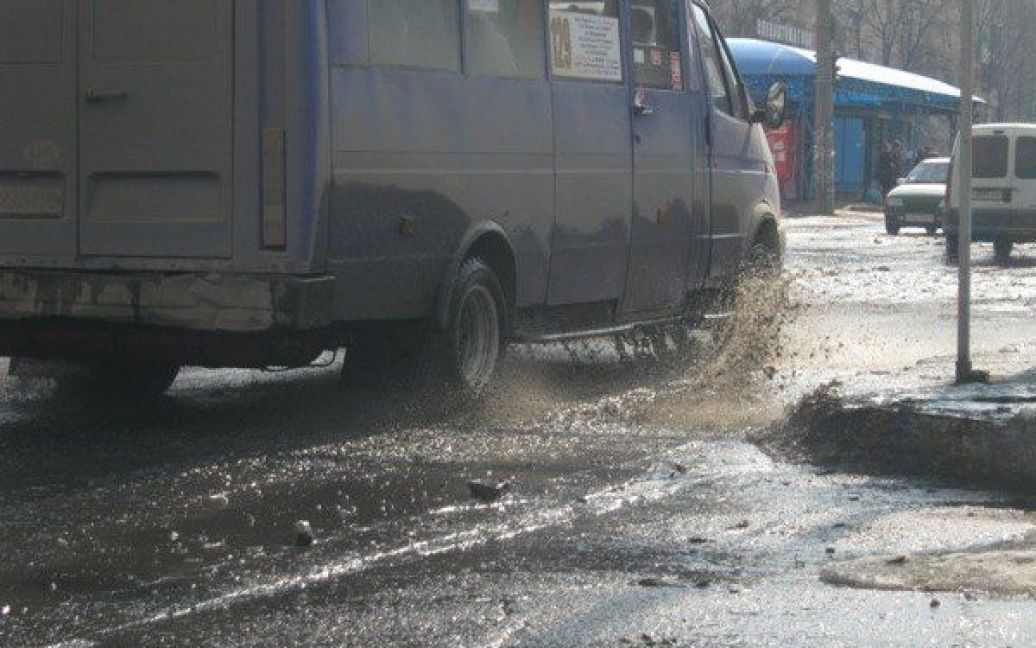 Аварія каналізаційного колектору в Луганську / © comments.ua