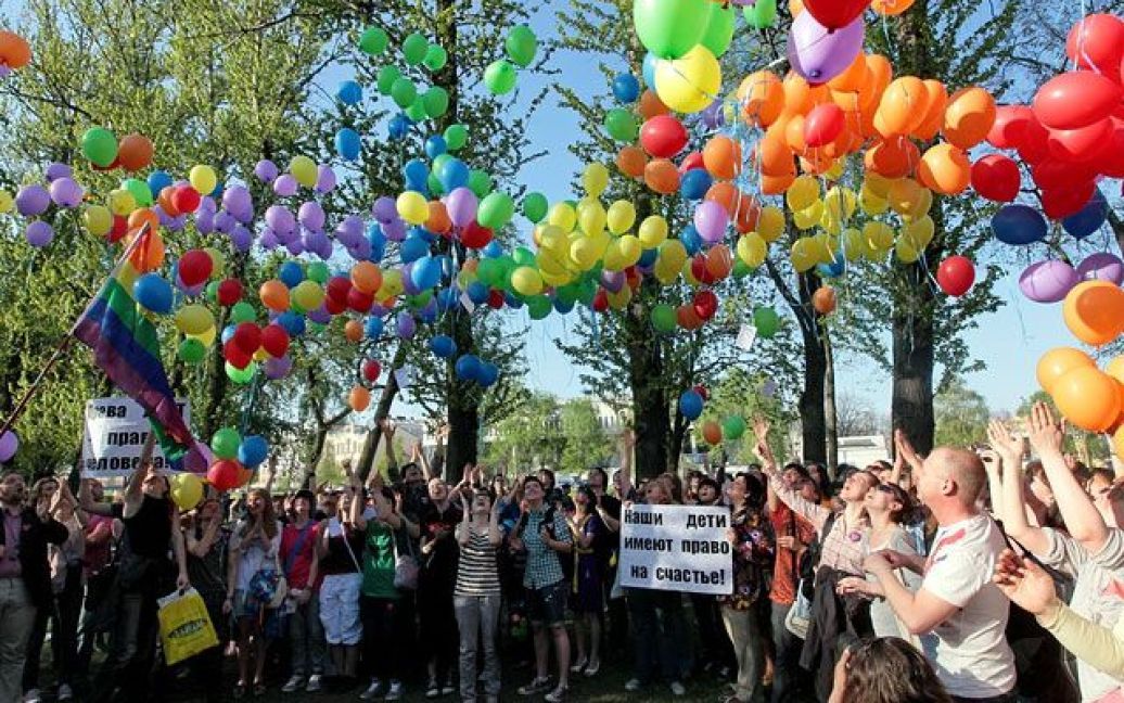 Близько 100 представників секс-меншин провели у Санкт-Петербурзі акцію / © БалтИнфо