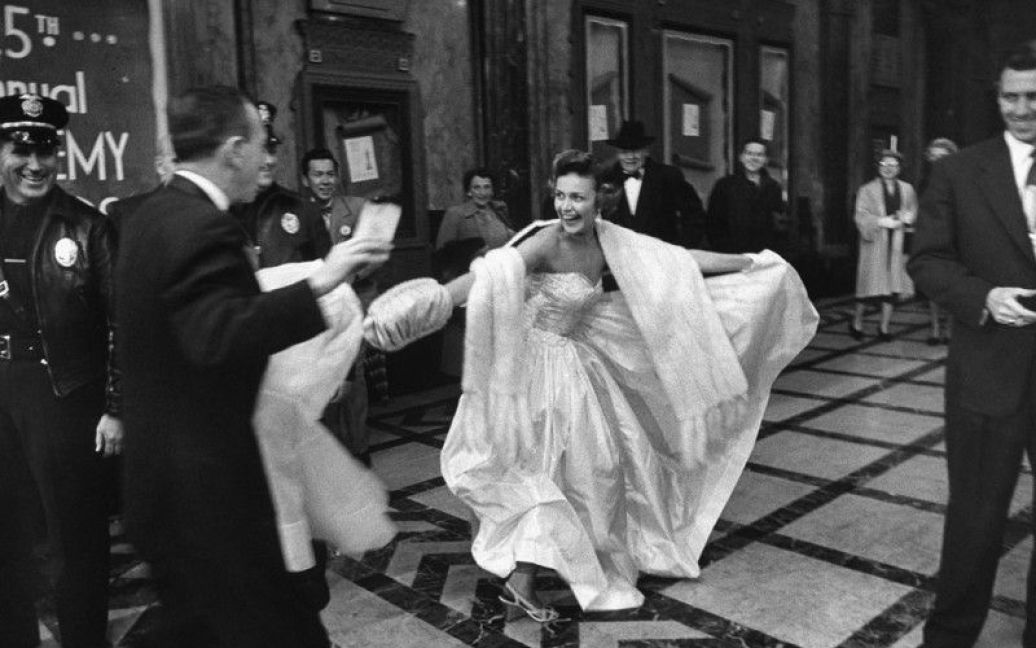 Сандра Вайт на відкритті "Оскара" у 1953 році / © LIFE