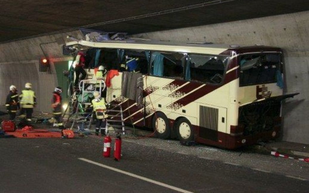 У катастрофі автобуса в горах Швейцарії загинули 22 дитини / © AFP