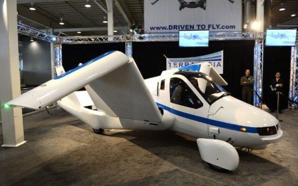Літаючий автомобіль Terrafugia "Flying Car" / © AFP
