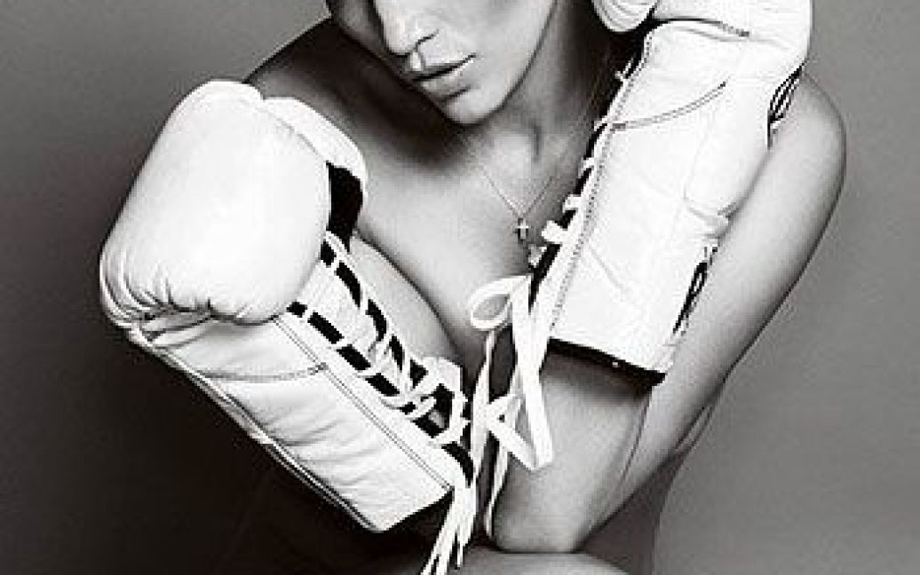 Дженніфер Лопес у образі дівчини боксера. / © 