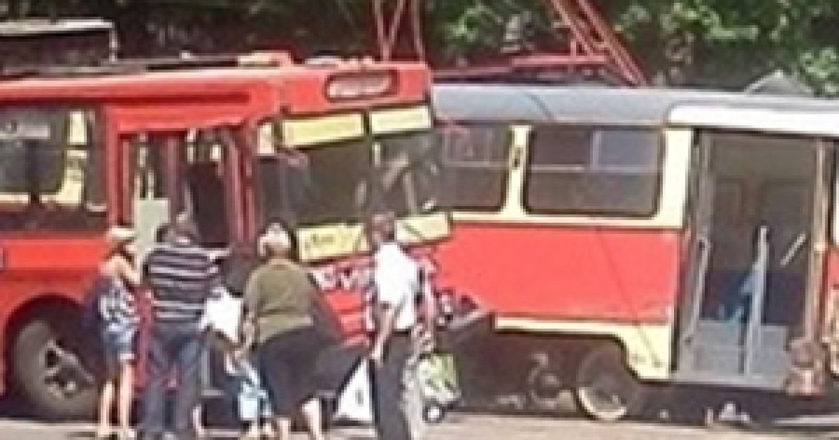 У момент зіткнення пасажирів в тролейбусі не було