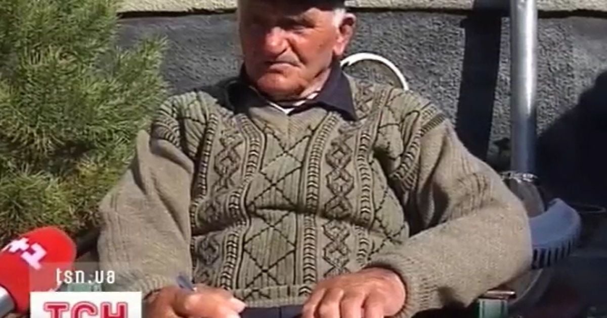 Родичі пояснюють дідусеве довголіття лагідною вдачею