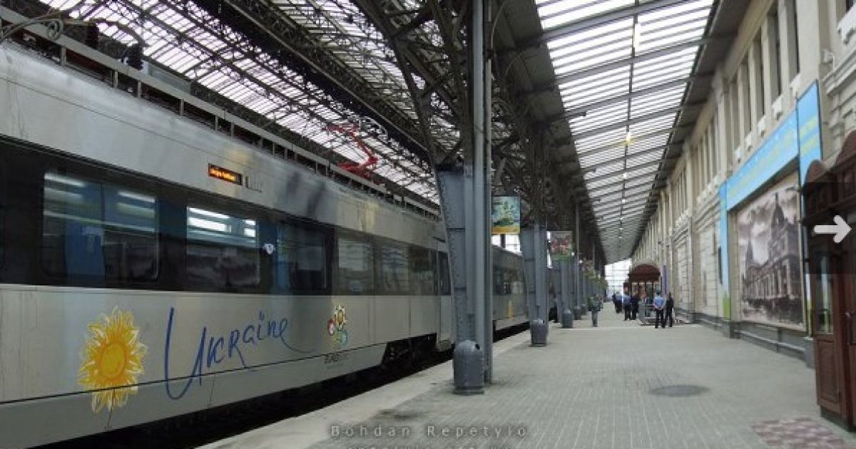 На львівському вокзалі шукають бомбу. Ілюстрація