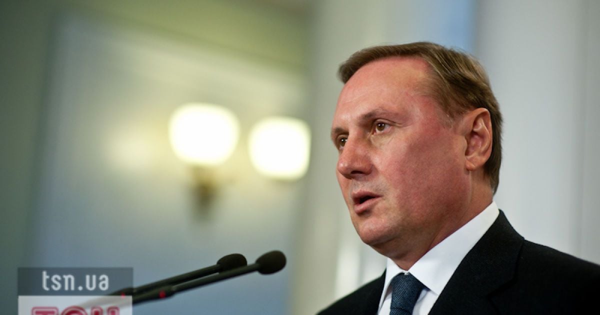 Єфремов обіцяє, що долар буде 8,4