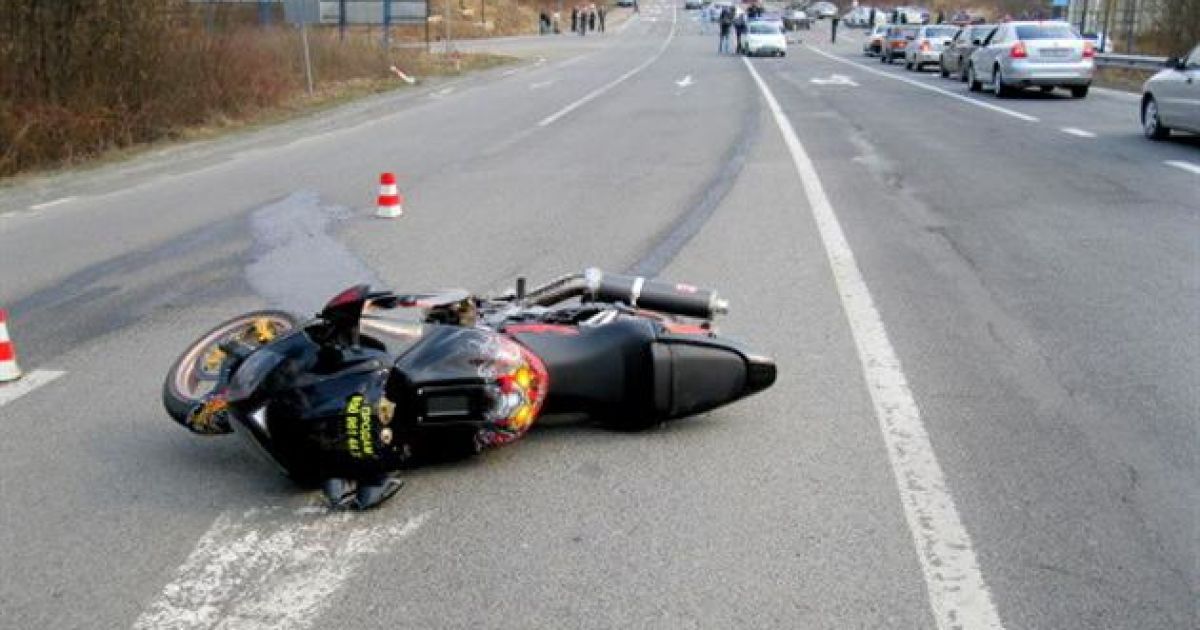 Донька регіонала збила байкера