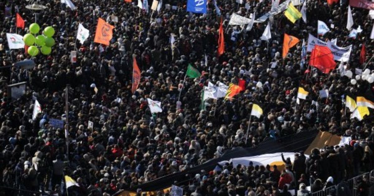 На мітинг проти Путіна 10 березня вийшли тисячі росіян