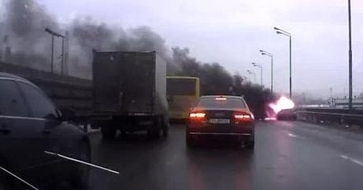 На Південному мосту сталася пожежа