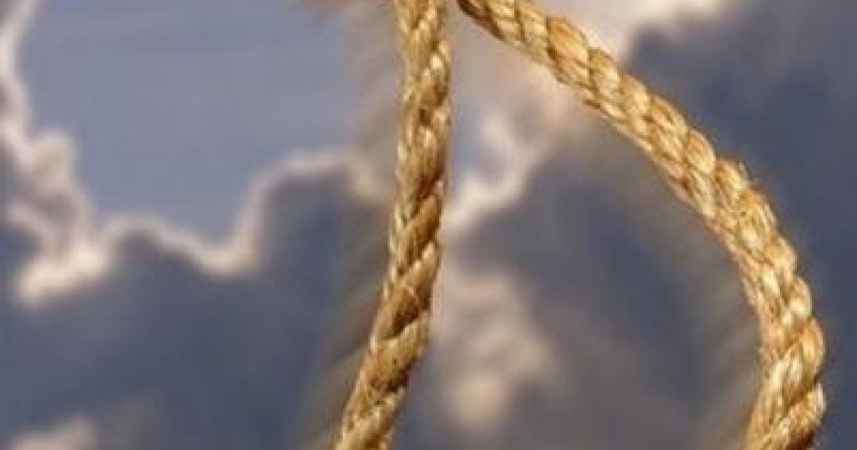 Дівчинка повісилася, бо не хотіла порпатися на городі