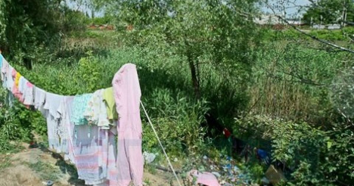 Цигани живуть надворі табором посеред Києва / © Сегодня