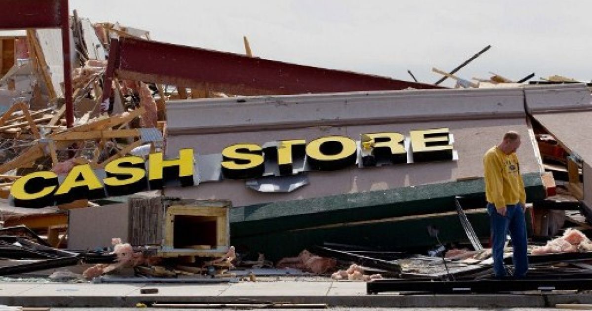 По США прокотилася хвиля руйнівних торнадо / © AFP