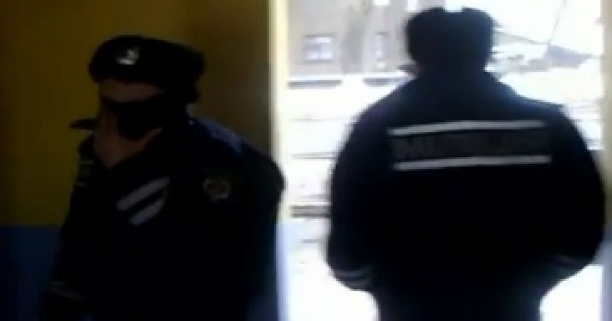 П&rsquo;яного міліціонера, що став героєм Інтернету, звільнять з органів