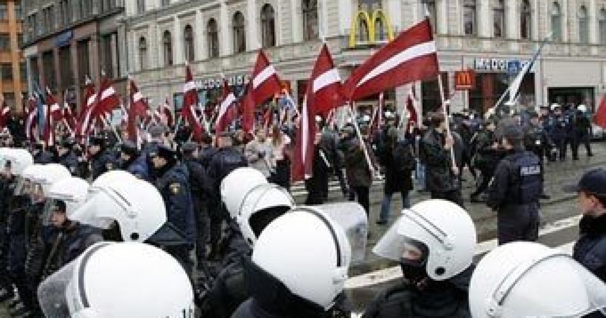 Влада Риги не бажає бачити на вулицях міста ні лівих, ні правих
