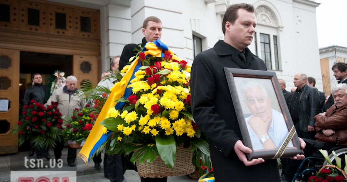 Прощання з модельєром Михайлом Вороніним у Києві