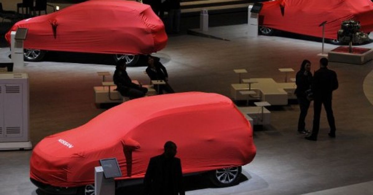 Швейцарія, Женева. Автомобілі на стенді японського автовиробника Nissan на 82-ому Женевському автосалоні, який проходитиме з 8 березня до 18 березня. / © AFP
