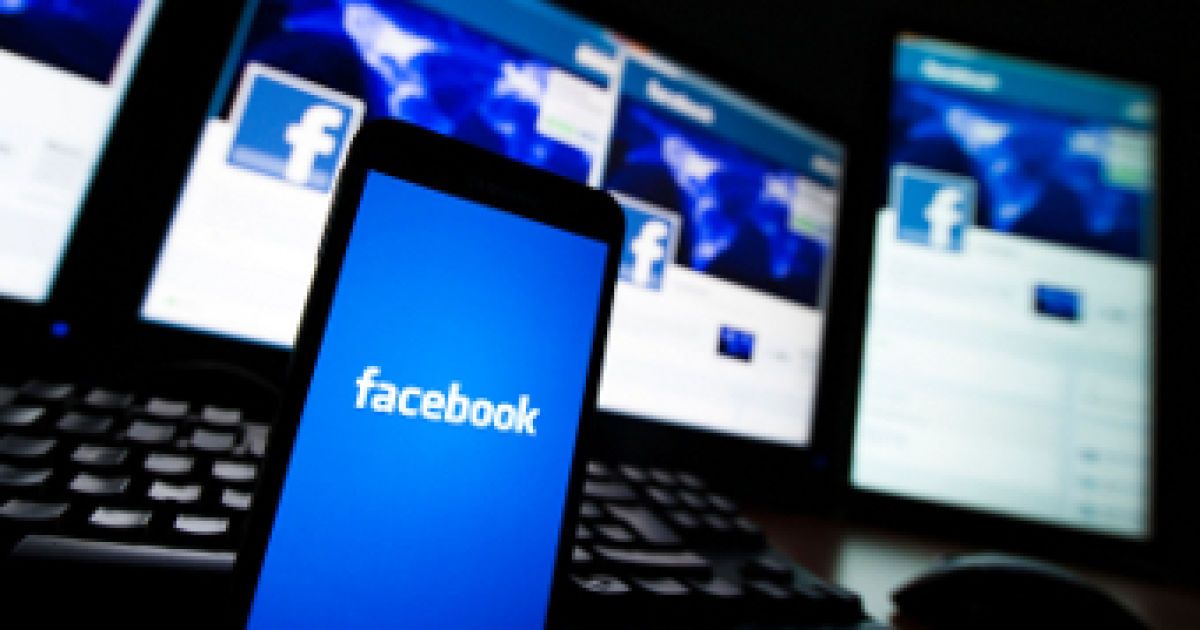 Facebook ввів функцію відкладеного відправлення новорічних привітань