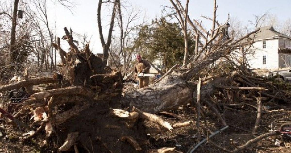 По США прокотилася хвиля руйнівних торнадо / © AFP