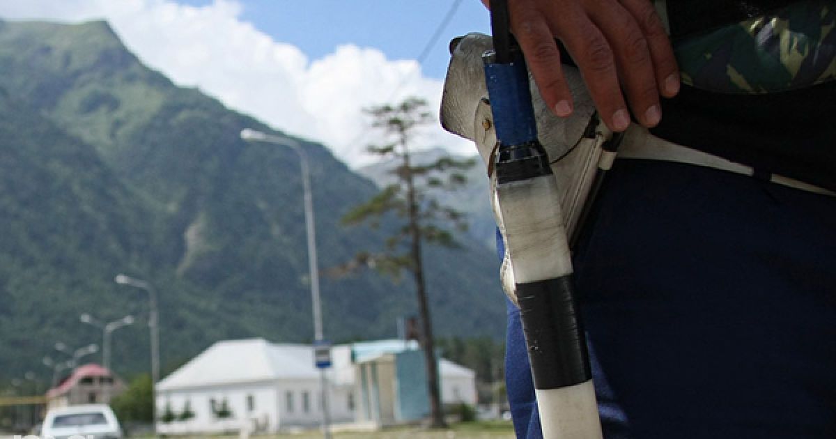 Чеченський поліцейський, необережно поводячись з табельною зброєю, убив підлітка
