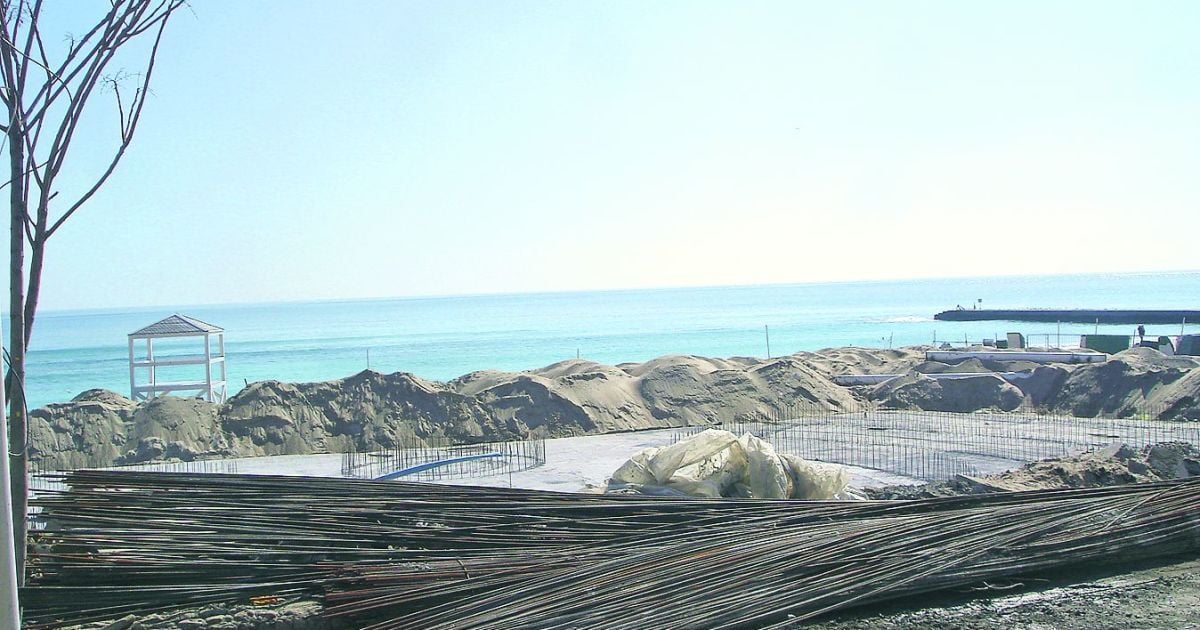 На місці колишнього клубу "Тропікана" в Одесі розгорнули масштабне будівництво