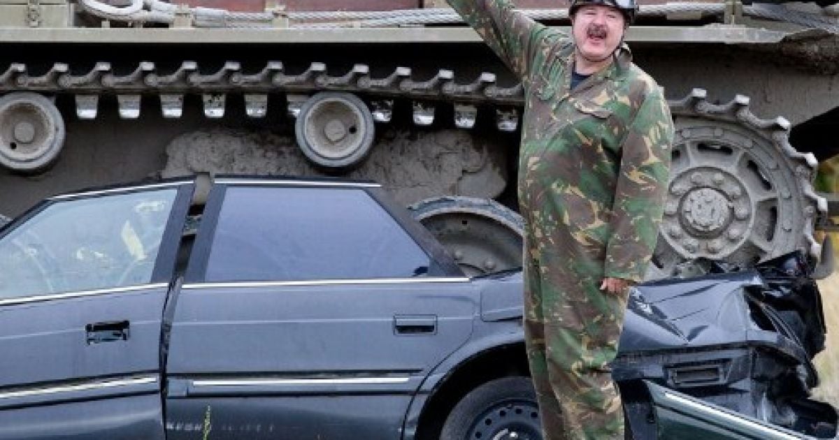 Атракціон "Танки лоя усього" у Новій Зеландії / © AFP