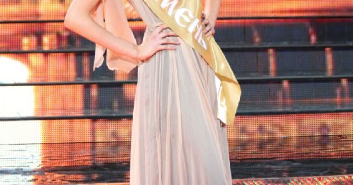 Міс Росія-2012 обрали 18-річну красуню Єлизавету Голованову / © metronews.ru
