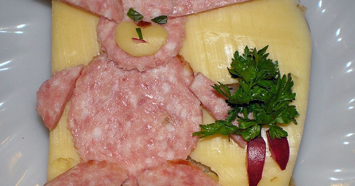 У Макіївці продавали ковбасу і сир сумнівної якості. Ілюстрація