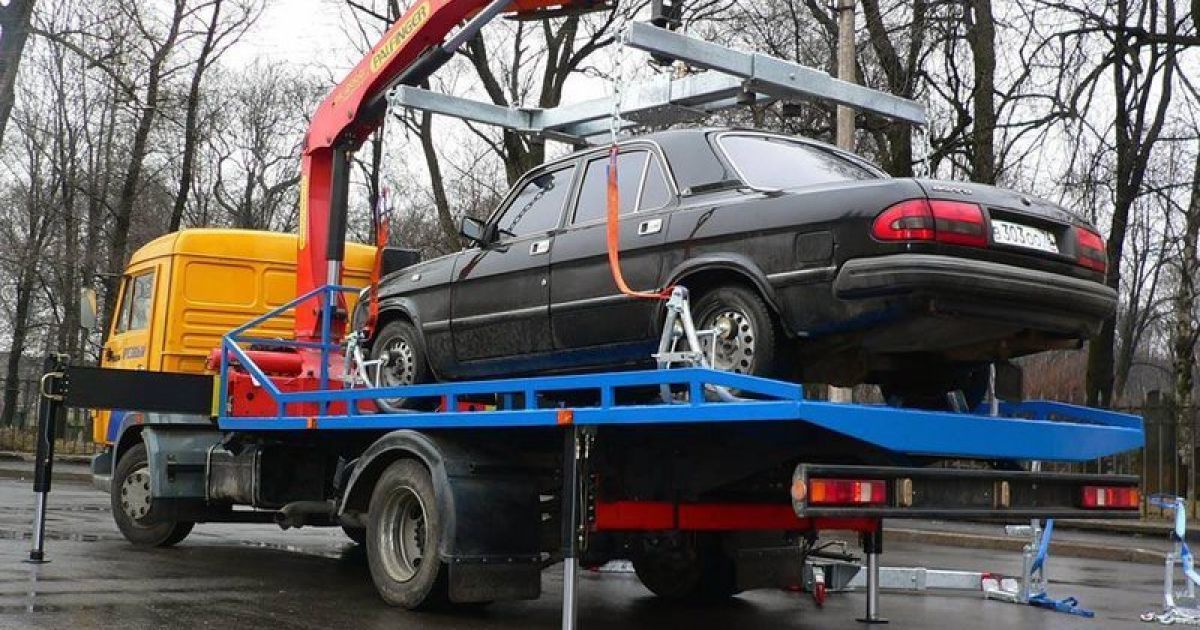 Попов готовий забирати автомобілі у боржників за компослуги