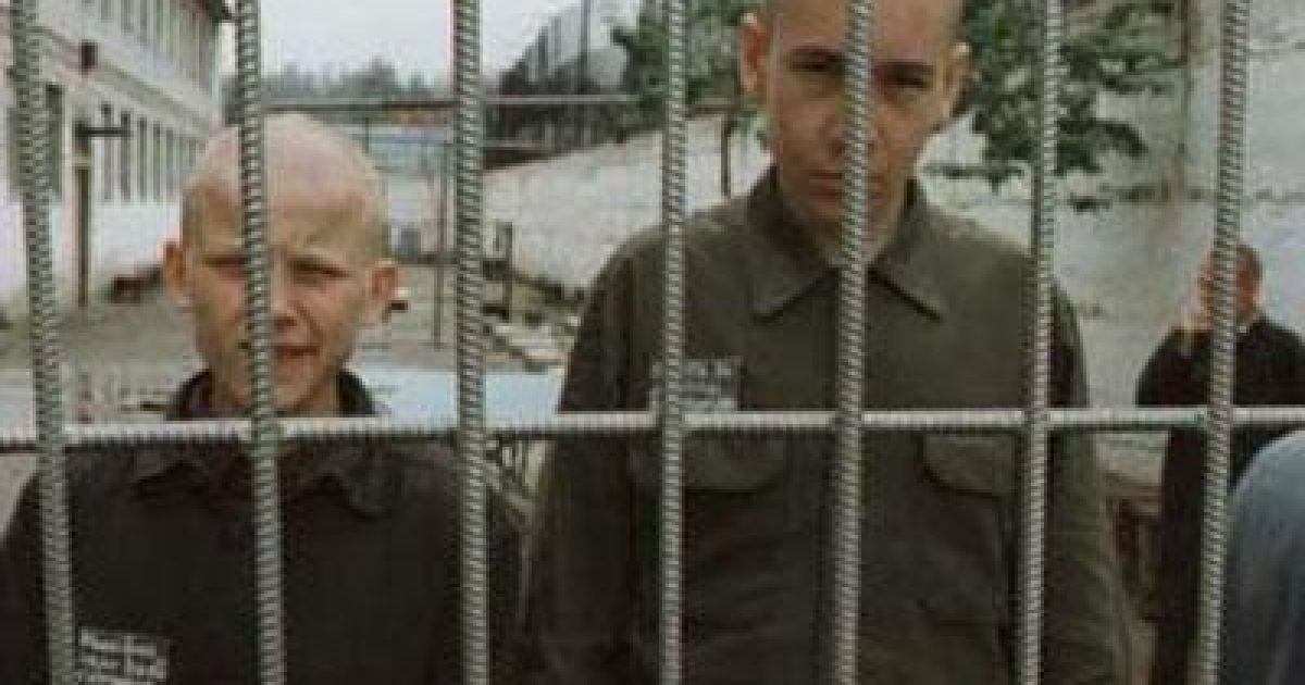 У Росії пропонують саджати підлітків за грати з 12 років