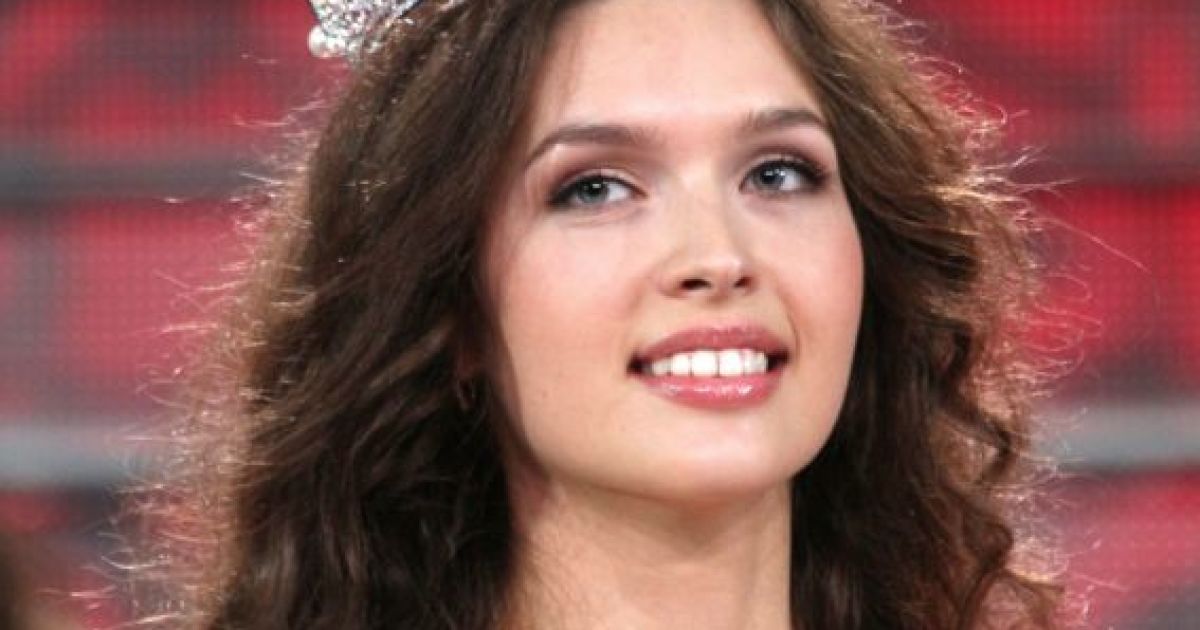 Міс Росія-2012 обрали 18-річну красуню Єлизавету Голованову / © metronews.ru