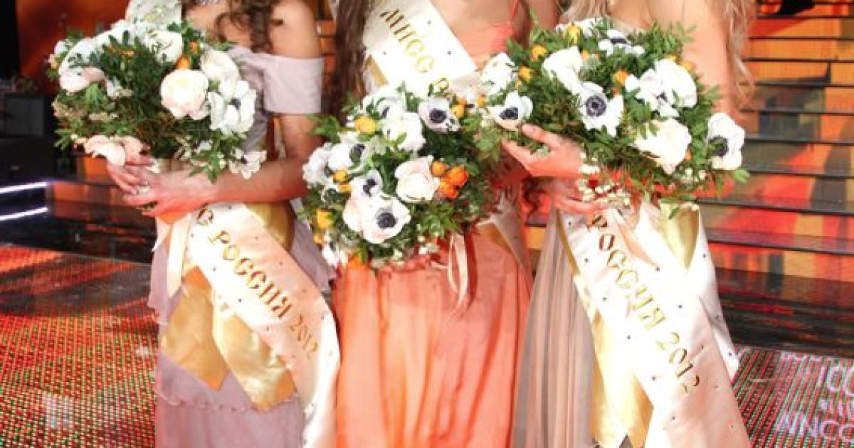 Міс Росія-2012 обрали 18-річну красуню Єлизавету Голованову / © metronews.ru