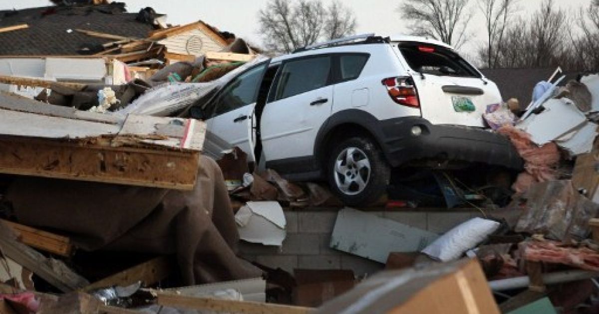 По США прокотилася хвиля руйнівних торнадо / © AFP