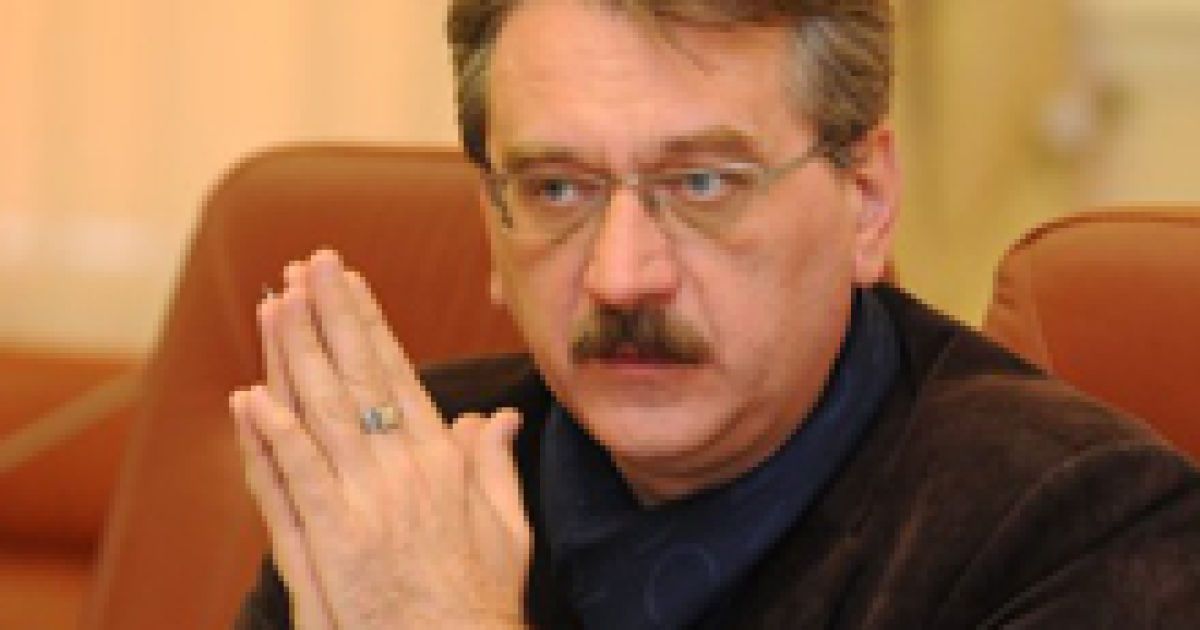 Янукович дав орден голосу Азарова