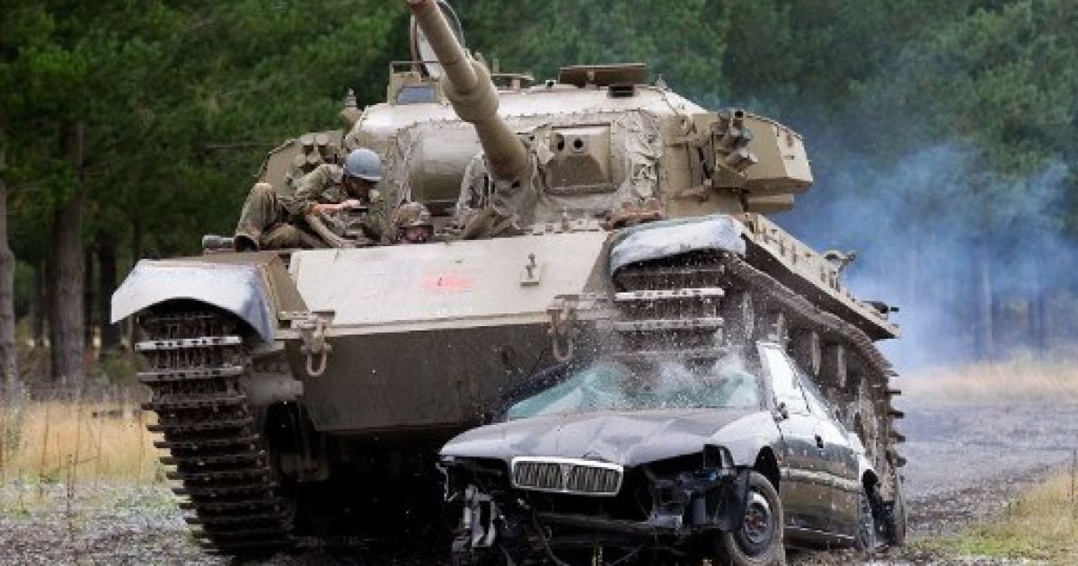 Атракціон "Танки лоя усього" у Новій Зеландії / © AFP