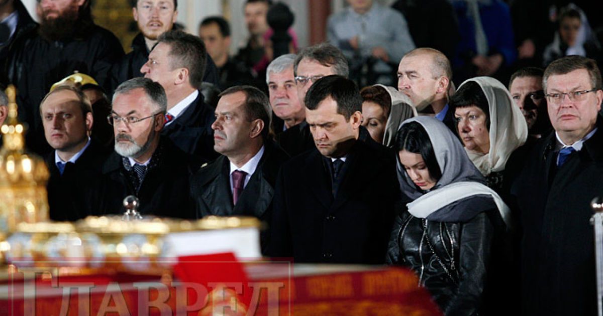 Великодню службу в Лаврі очолив митрополит Володимир. Президент прийняв участь у святковому богослужінні / © Главред