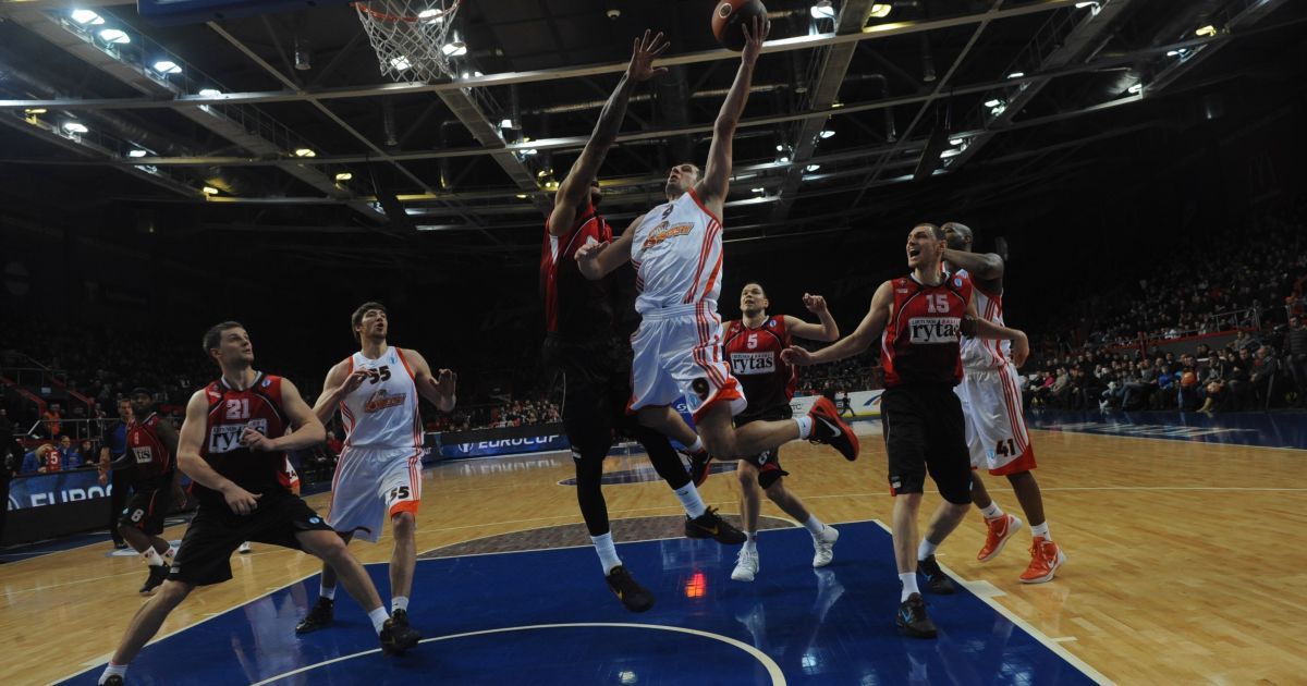 "Донецьк" переміг у рідних стінах